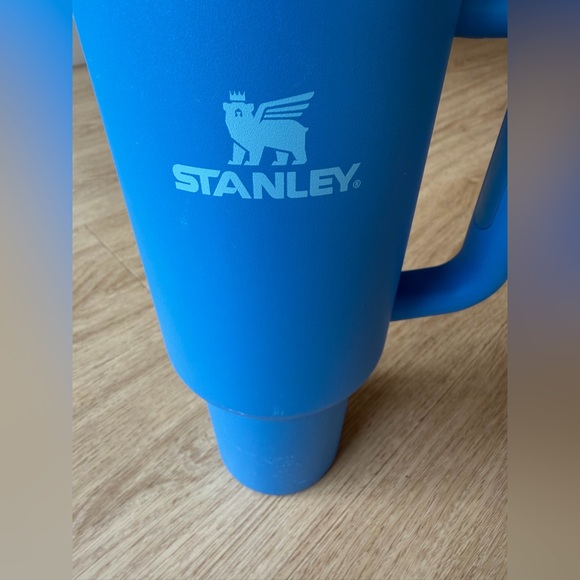 Stanley Royal Blue Insulated Mug 40oz - Picture 2 of 7